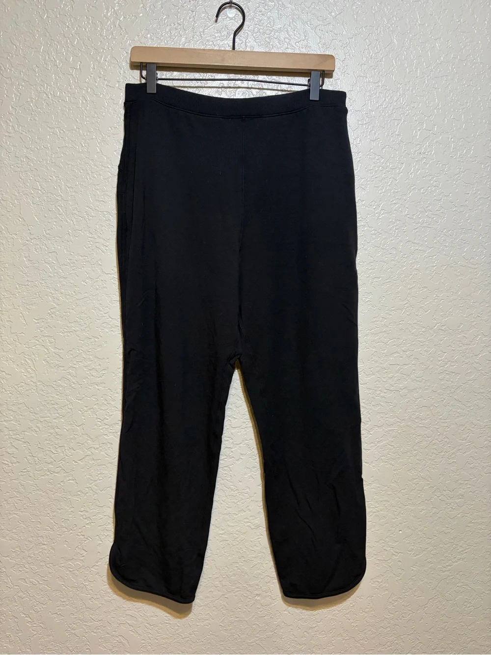 Lululemon Every Moment Pant 26” Black Size 10